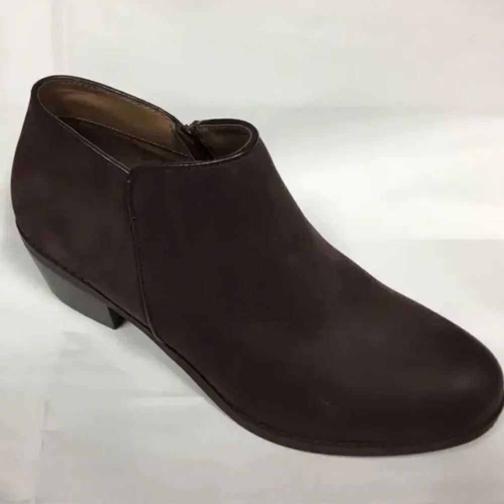 BRAND NEW UNR8ED SIDE ZIPPER +ROUND TOE ANKLE BOOTIE